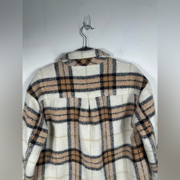 Old Navy Plaid Sherpa Jacket Petite Small Button Front Coat Tan Cream Black Warm - Picture 5 of 8